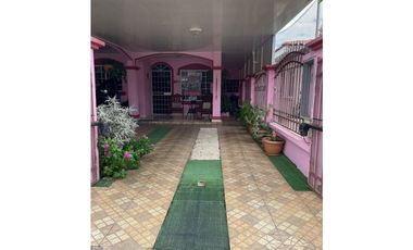 Venta de casa amoblada en Urb. Los Perales - Monagrillo