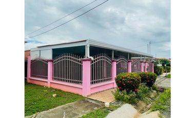 Venta de casa amoblada en Urb. Los Perales - Monagrillo