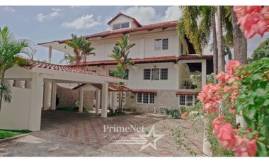 Venta de Casa de Lujo en Albrook, Panamá