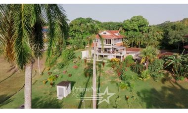 Venta de Casa de Lujo en Albrook, Panamá