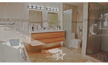 Venta de Casa de Lujo en Albrook, Panamá