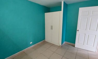 Se vende apartamento en Rana de Oro-Pedregal.