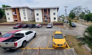 Se vende apartamento en Rana de Oro-Pedregal.