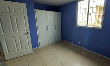 Se vende apartamento en Rana de Oro-Pedregal.