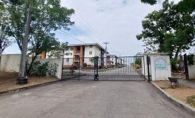 Se vende apartamento en Rana de Oro-Pedregal.