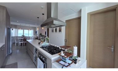 Venta de Exclusivo Apartamento Frente al Mar – Playa Escondida, Colón