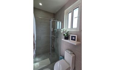 Venta de Exclusivo Apartamento Frente al Mar – Playa Escondida, Colón