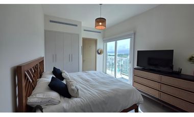 Venta de Exclusivo Apartamento Frente al Mar – Playa Escondida, Colón