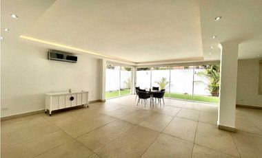 VENTA DE CASA EN COSTA DEL ESTE MB