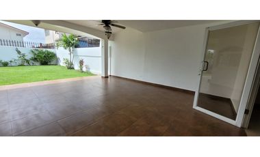 Casa - Altos del Chase - Amplio Jardin - 4 recamaras