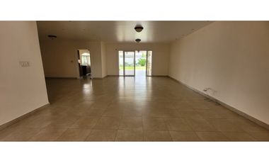 Casa - Altos del Chase - Amplio Jardin - 4 recamaras