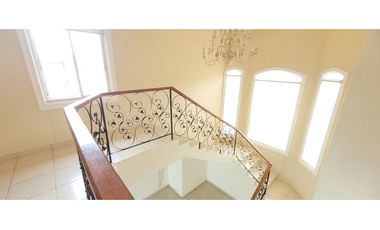 Casa - Altos del Chase - Amplio Jardin - 4 recamaras