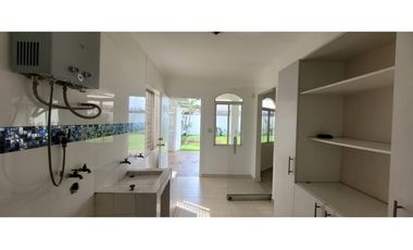 Casa - Altos del Chase - Amplio Jardin - 4 recamaras