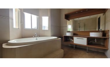 Casa - Altos del Chase - Amplio Jardin - 4 recamaras