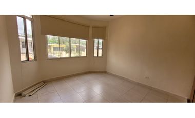 Casa - Altos del Chase - Amplio Jardin - 4 recamaras