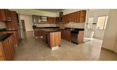 Casa - Altos del Chase - Amplio Jardin - 4 recamaras