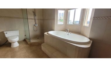 Casa - Altos del Chase - Amplio Jardin - 4 recamaras