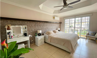 VENTA DE CASA UNIFAMILIAR EN GOLDEN SPRINGS, CONDADO DEL REY