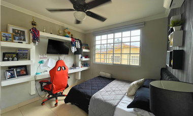 VENTA DE CASA UNIFAMILIAR EN GOLDEN SPRINGS, CONDADO DEL REY