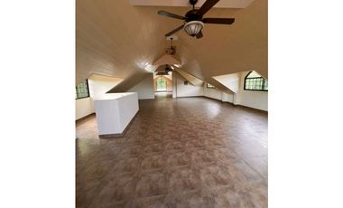 ALQUILO O VENDO CASA EN LLANOS DE CURUNDU ALBROOK