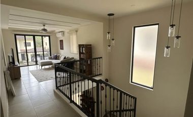 VENTA CASA CLAYTON EMBASSY CLUB