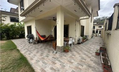VENTA CASA CLAYTON EMBASSY CLUB