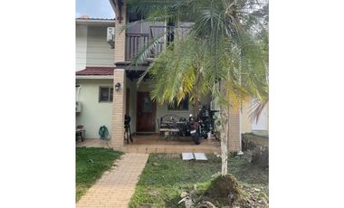 VENTA CASA CLAYTON