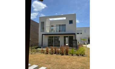 VENTA CASA CHAME PLAYA CARACOL