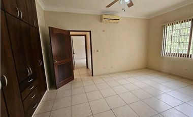VENTA CASA CON PISCINA EN CAMINO DE CRUCES (MR)