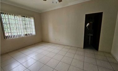 VENTA CASA CON PISCINA EN CAMINO DE CRUCES (MR)