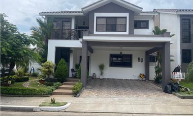 VENTA CASA BRISAS DEL GOLF PH OLYMPUS