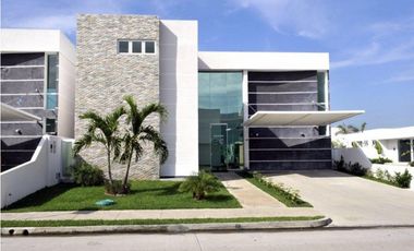 ALQUILO CASA EN COSTA SUR, 4 RECAMARAS, 350M2, DOS NIVELES.