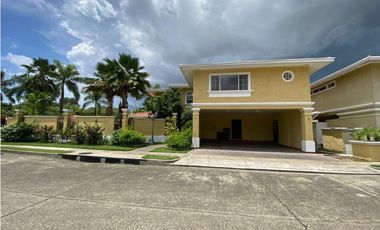 SE VENDE CASA EN COSTA DEL ESTE COSTA DORADA
