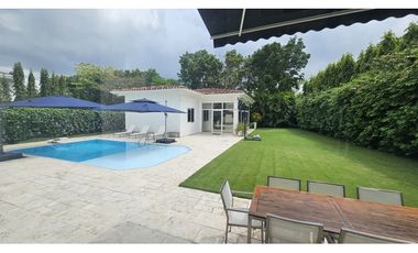 VENTA CASA EN SANTA MARIA FAIRWAY ESTATES (DV)