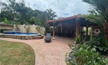 EN VENTA CASA ALBROOK GARDEN