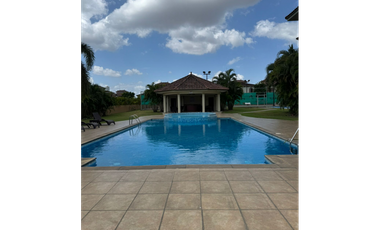 CASA DE ESQUINA EN COSTA SUR
