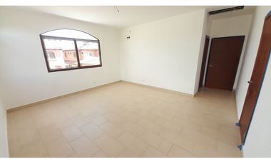 CASA DE ESQUINA EN COSTA SUR