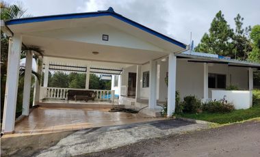 Venta Casa en Altos de Cerro Azul