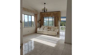 Venta Casa en Altos de Cerro Azul