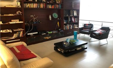 VENTA CASA CON PISCINA Y TERRAZA  OBARRIO (CP)