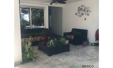 VENTA CASA CON PISCINA Y TERRAZA  OBARRIO (CP)