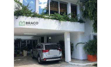 VENTA CASA CON PISCINA Y TERRAZA  OBARRIO (CP)