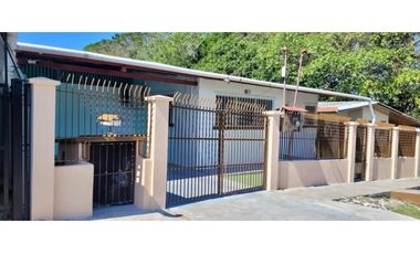 Urbanizacion La Princesa- Casa en Venta