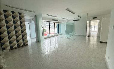 ALQUILER OFICINA EN BELLA VISTA (DV)