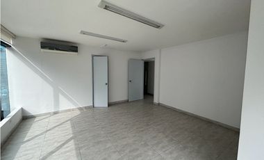 ALQUILER OFICINA EN BELLA VISTA (DV)