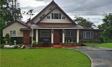 VENTA DE CASA EN CERRO AZUL