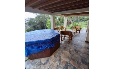 VENTA DE CASA EN CERRO AZUL