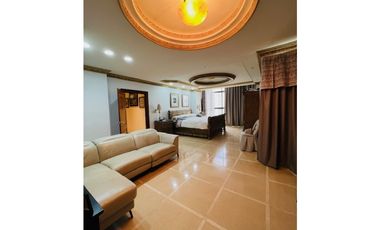 VENDO PENTHOUSES EN MARBELLA, 407M2, MAS 170M2 DE TERRAZA, 4 HAB.