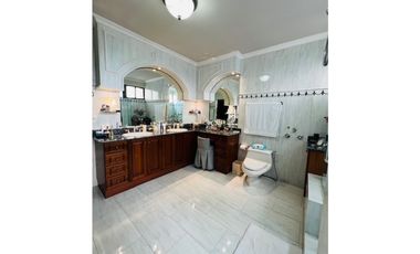 VENDO PENTHOUSES EN MARBELLA, 407M2, MAS 170M2 DE TERRAZA, 4 HAB.