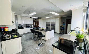 VENDO PENTHOUSES EN MARBELLA, 407M2, MAS 170M2 DE TERRAZA, 4 HAB.